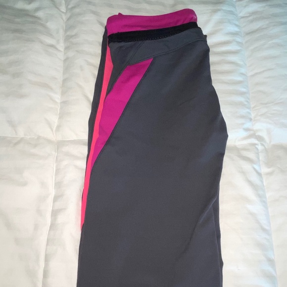 2 Bebe/ PH8 and Bebe sport workout pants. 2 items - Picture 6 of 13